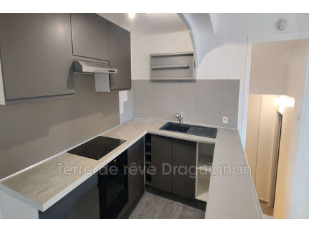 vente appartement 2 pièces 49m2 draguignan 83300 - 92000 € - surface privée