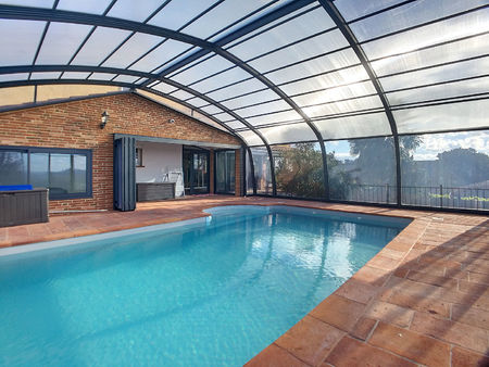 grande maison rénovée avec piscine  jardin et vue pyrénées