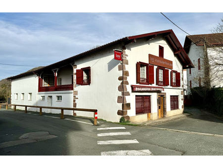 vente maison 10 pièces 323 m² saint-jean-pied-de-port (64220)