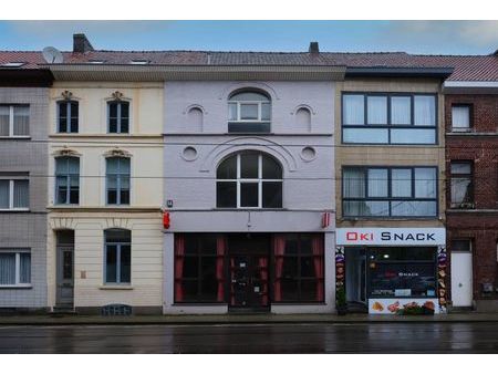 commerce (219 m²) avec maison (262 m²) à vendre à ledeberg