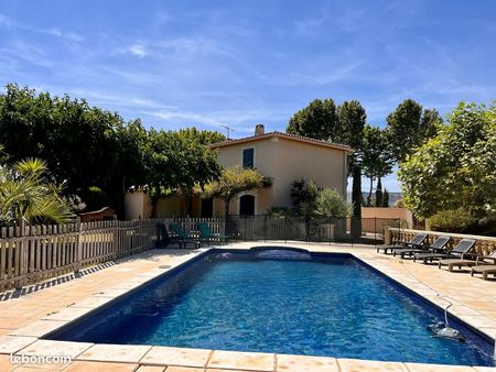 villa provençale 130 m² avec grand jardin et piscine