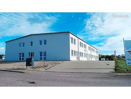 local bureaux 1 500 m²