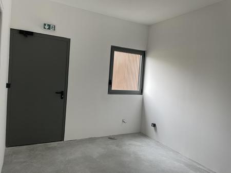location d'entrepôt de 138 m² à montluel - 01120