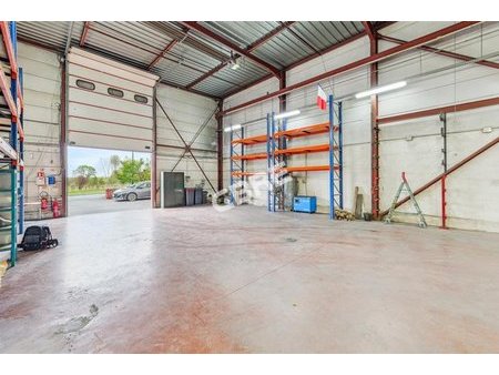 location local d'activités thieux 576 m²