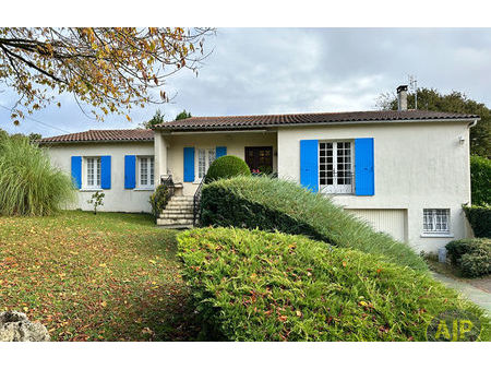 vente maison 8 pièces 153 m² saint-bris-des-bois (17770)