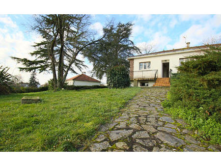 vente maison à saint-prouant (85110) : à vendre / 90m² saint-prouant