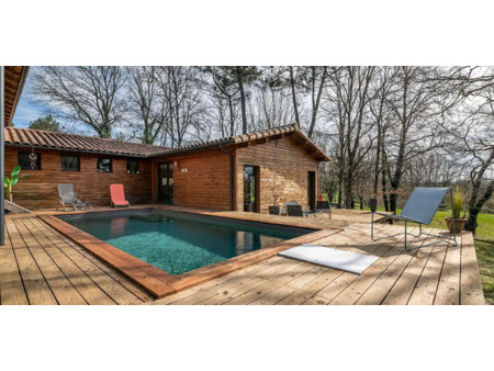 maison avec piscine et terrasse saint-laurent-des-hommes (24)