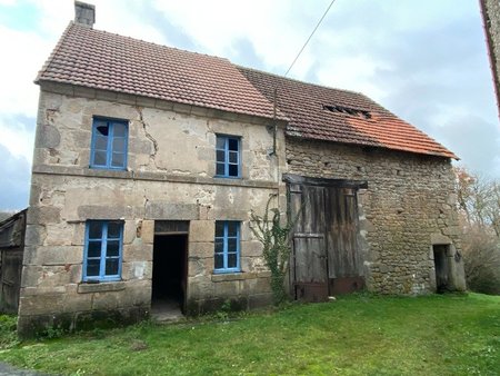 maison de village 90m² à restaurer entièrement avec grange sur 1057m² de terrain 29 000 €