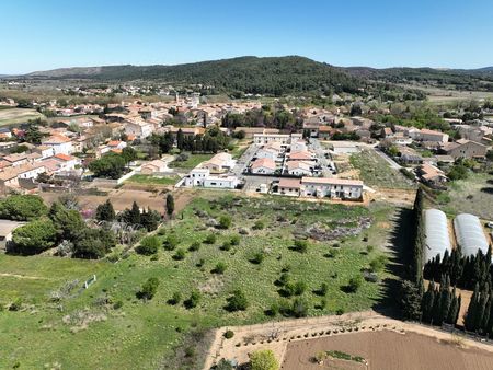 proche de narbonne terrain de 376 m²