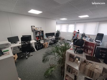 bureau 30 m2 à langlade
