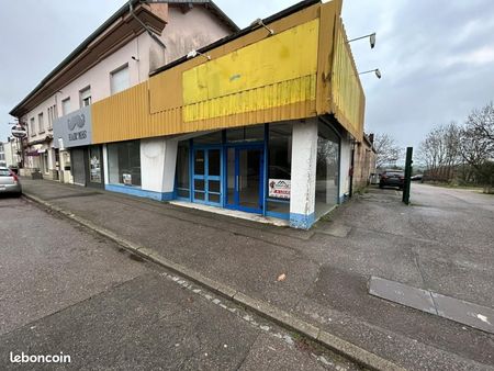 local commercial 396 m²