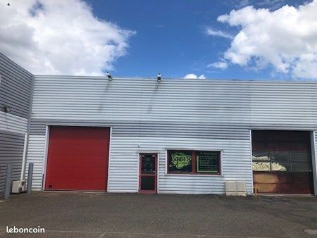 local industriel 370 m²