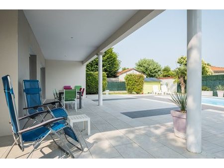 vente villa 5 pièces 213 m²