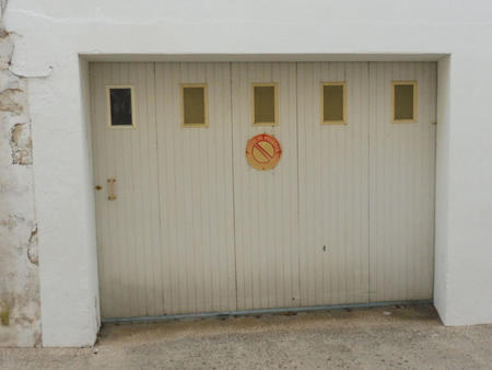 location garage box et parking à luçon (85400) : à louer / 35m² luçon