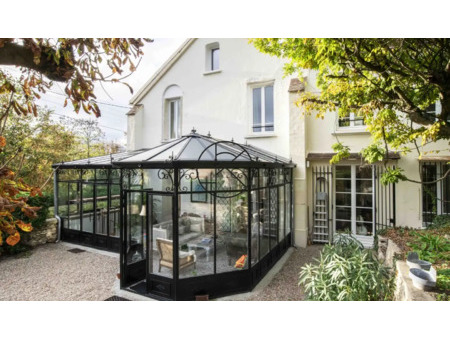 maison de prestige en vente à triel-sur-seine : triel-sur-seine  idéalement située à 30 mi