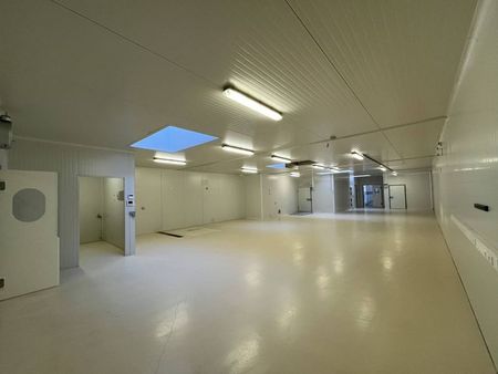 entrepôt de qualité alimentaire (393 m²) avec bureau à louer
