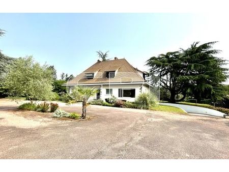 vente maison 8 pièces 230 m² saint-jean-de-thouars (79100)