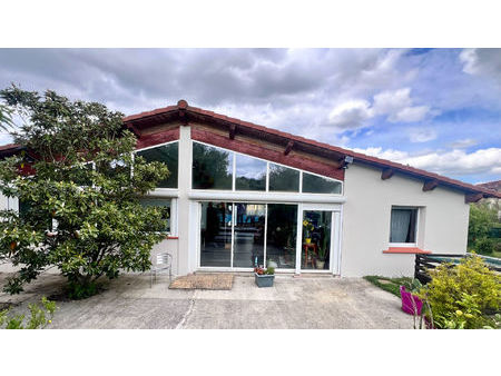 lauzerville - maison 5 pièces de130m² avec piscine