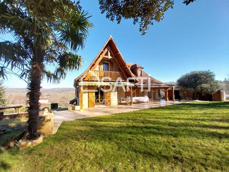 cette maison de charme de 145 m²  offre une vue magnifique sur la vallée de la dordogne  s