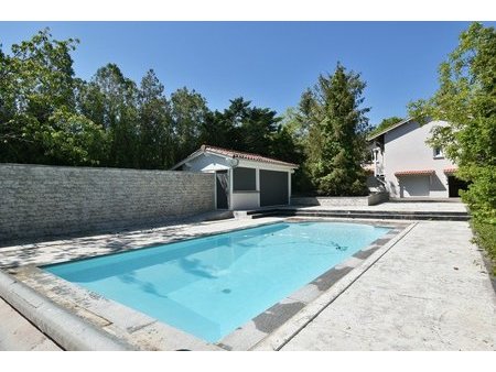 chasselay (69) - villa de 160 m² avec piscine et garage double