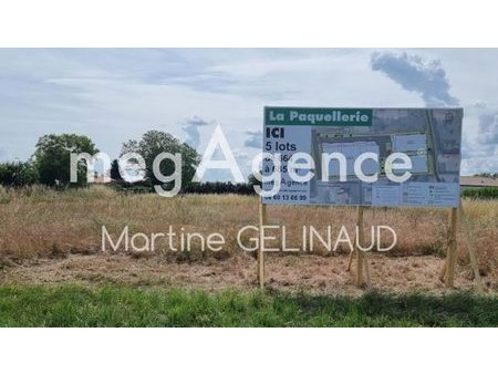 vente terrain 684 m²