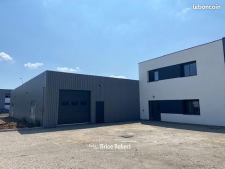 local industriel 990 m²
