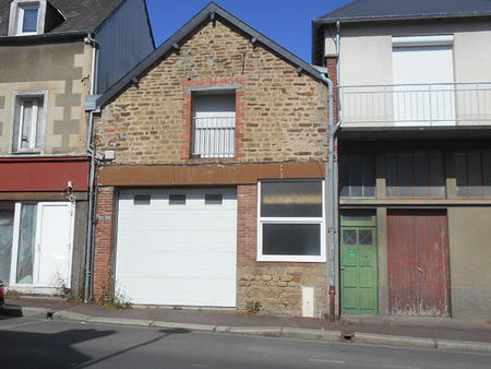 location garage box et parking à saint-hilaire-du-harcouët (50600) : à louer / 147m² saint