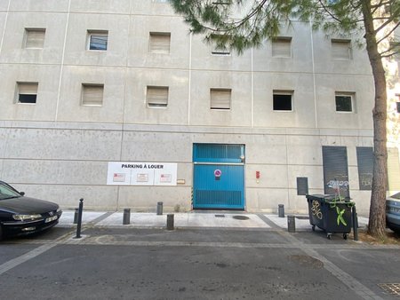 port marianne - résidence 'parvis des facultes' - place de stationnement privée en sous-so