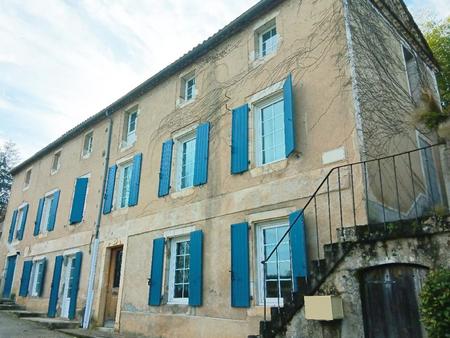 grande maison de charme rénovée à 10 minutes de cahors  jardin et piscine