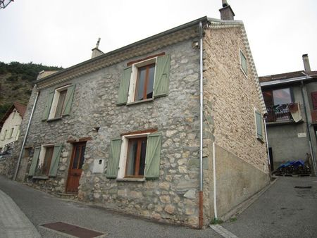 maison de village indépendante - 138m² - toit-terrasse - 2 caves
