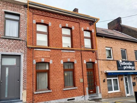 beaux bureaux dans le centre de clabecq