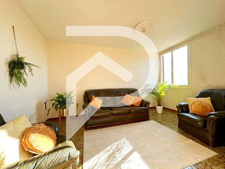venelles centre - appartement t3/4 lumineux avec balcon  cave et garage en sus -