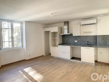 location appartement  m² t-2 à terrasson-lavilledieu  790 €