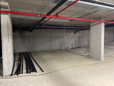 garage souterrain dans un nouveau complexe