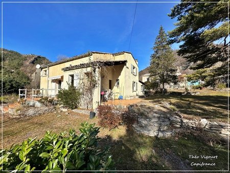 département alpes de haute provence (04)  à vendre villa provencale  esclangon 04420