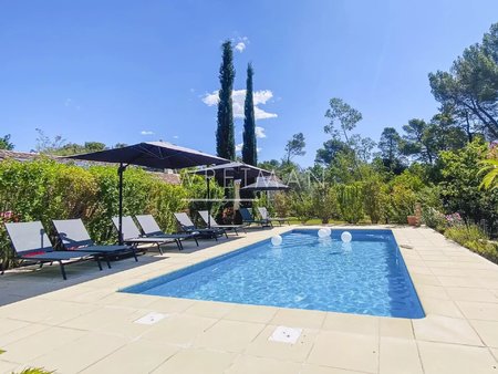 villa modernisé et spacieuse de plain-pied avec piscine proche de centre ville- aups