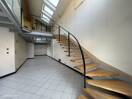 loft/atelier/surface 5 pièces 130 m²