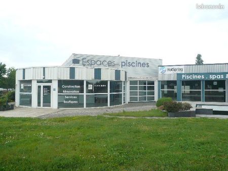 local commercial 711 m² challans