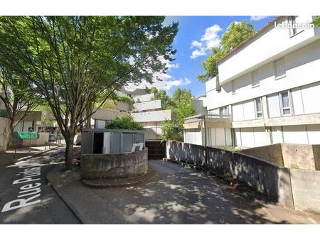parking 9 m² givors