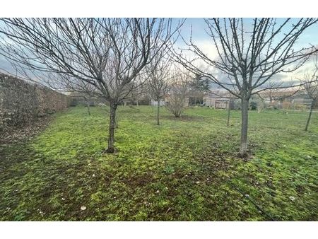 vente terrain 650 m² saint-jean-de-beugné (85210)