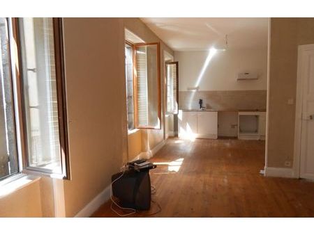 location appartement 2 pièces 47 m² clermont-ferrand (63000)