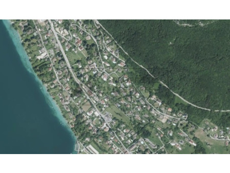 terrain en vente à menthon-saint-bernard : dans un quartier calme et résidentiel de mentho