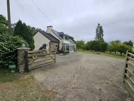 jolie maison en pierres avec hangar et terrain de 4800 m2