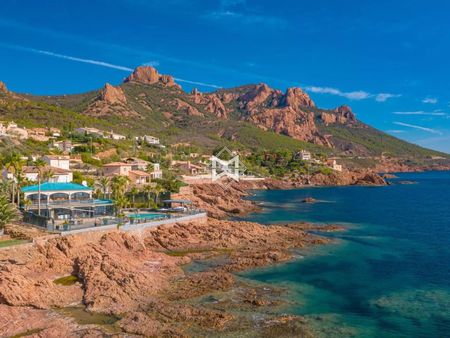 villa de 4 pièces de luxe en location agay  provence-alpes-côte d'azur
