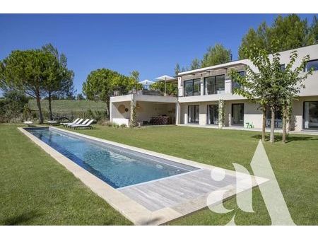 villa de luxe de 8 pièces en location saint-rémy-de-provence  provence-alpes-côte d'azur