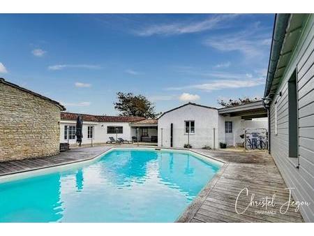 vente maison piscine à la couarde-sur-mer (17670) : à vendre piscine / 205m² la couarde-su