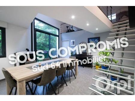 appartement gelos 210 m² t-5 à vendre  425 000 €