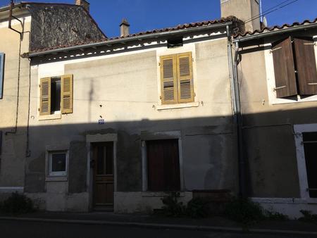 vente maison à fontenay-le-comte (85200) : à vendre / 75m² fontenay-le-comte