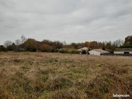 vente terrain 600 m²