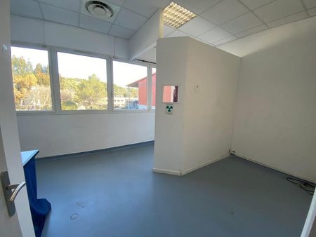 location locaux professionnels 30 m²